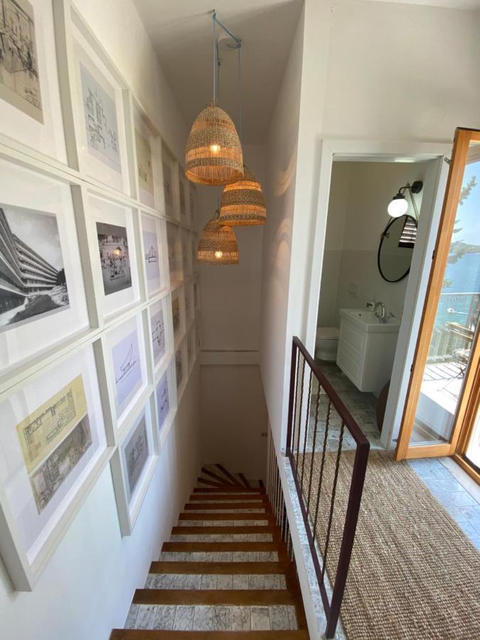 Apartment V